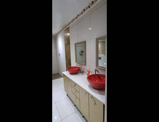 3 BEDROOM HOUSE FOR SALE IN GRANTHAM PARK